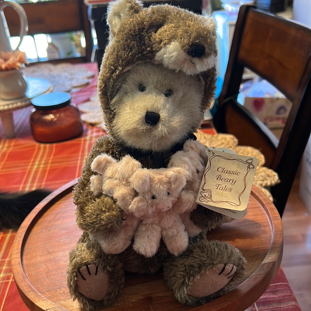 Huff P. Wolf “Three Little Pigs” Vintage Retired Classic Beary Tales Boyds NWT